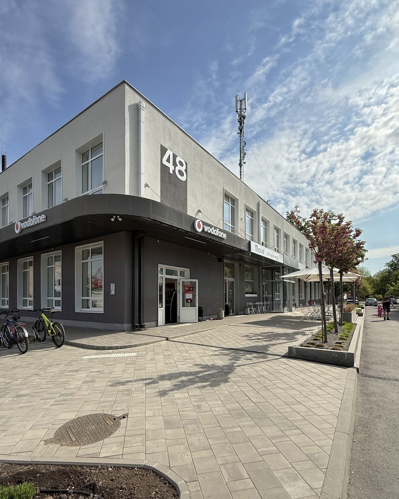 Реновація фасаду та благоустрій території бізнес-центру «48» 3