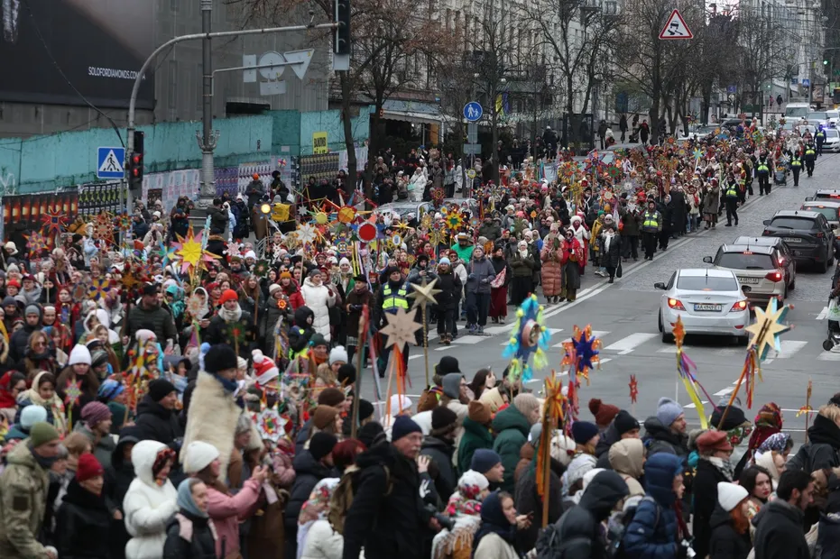 Різдвяна хода із колядницькими зірками 5